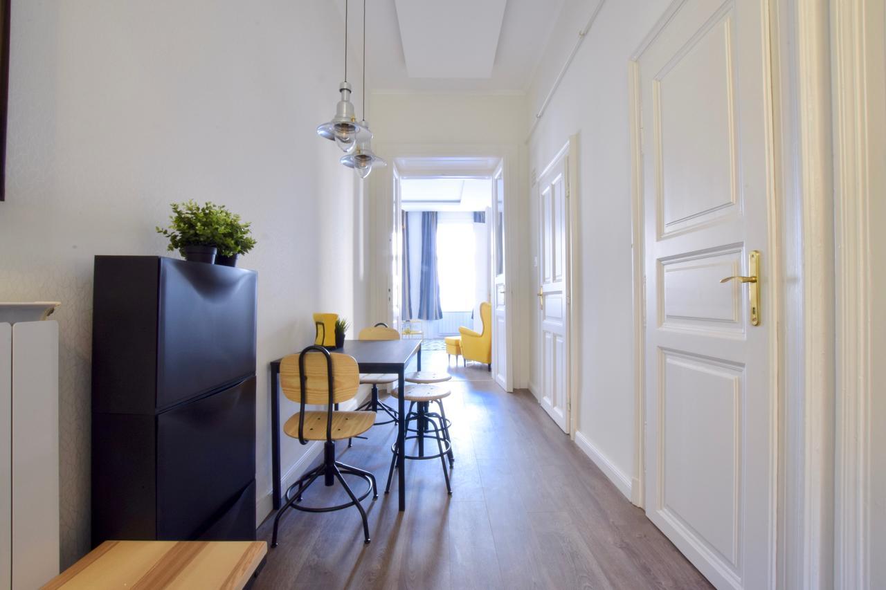Standard Apartment By Hi5 - Dessewffy 39 Budapest Exterior photo