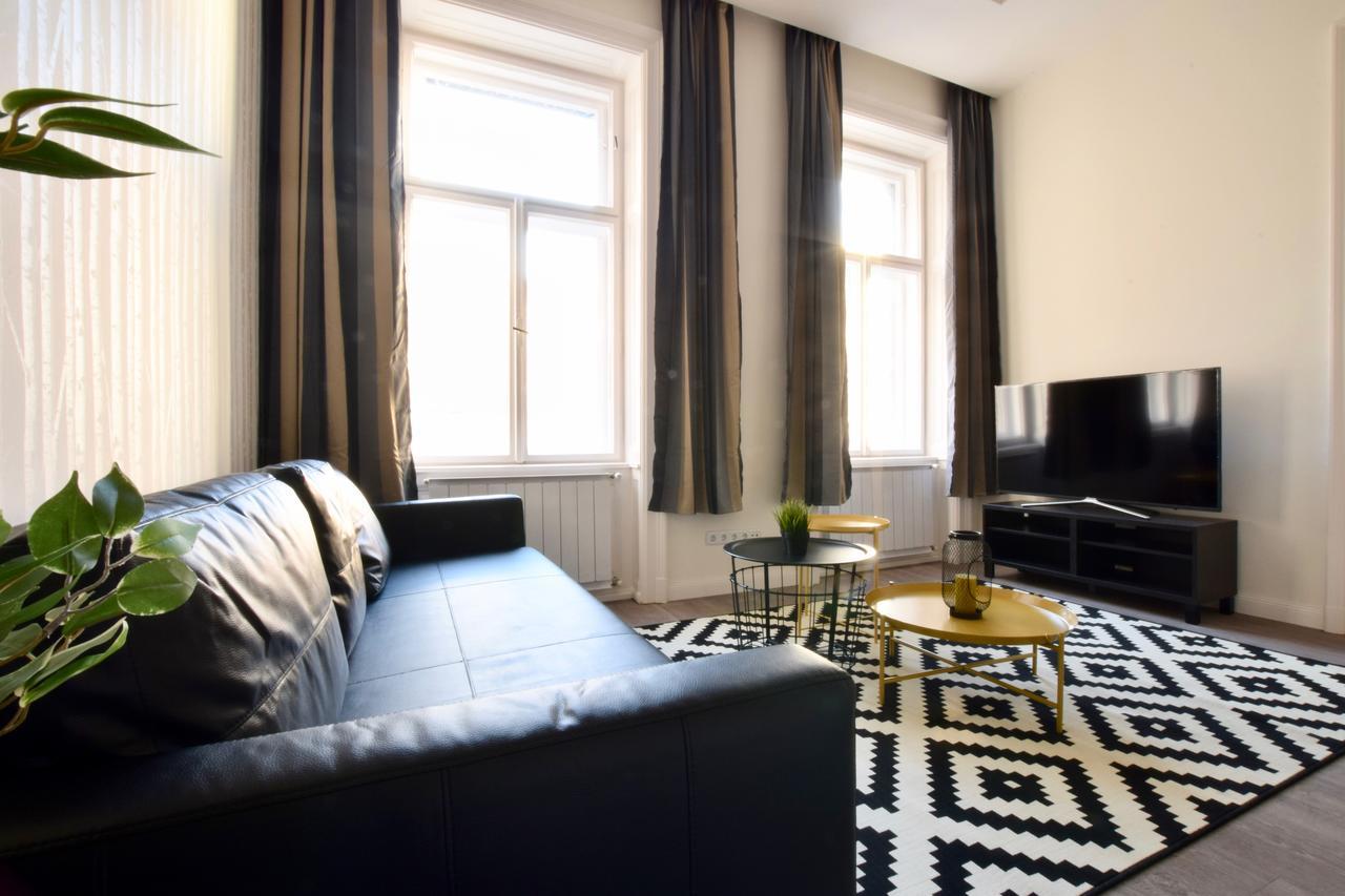 Standard Apartment By Hi5 - Dessewffy 39 Budapest Exterior photo
